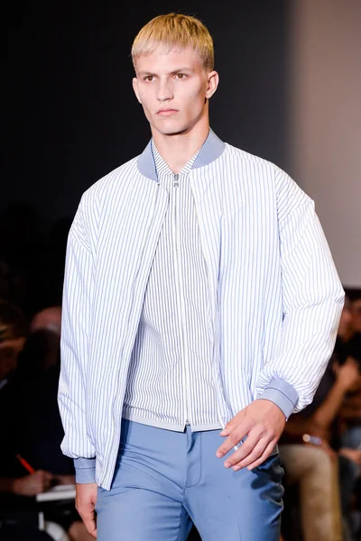 Look 33
